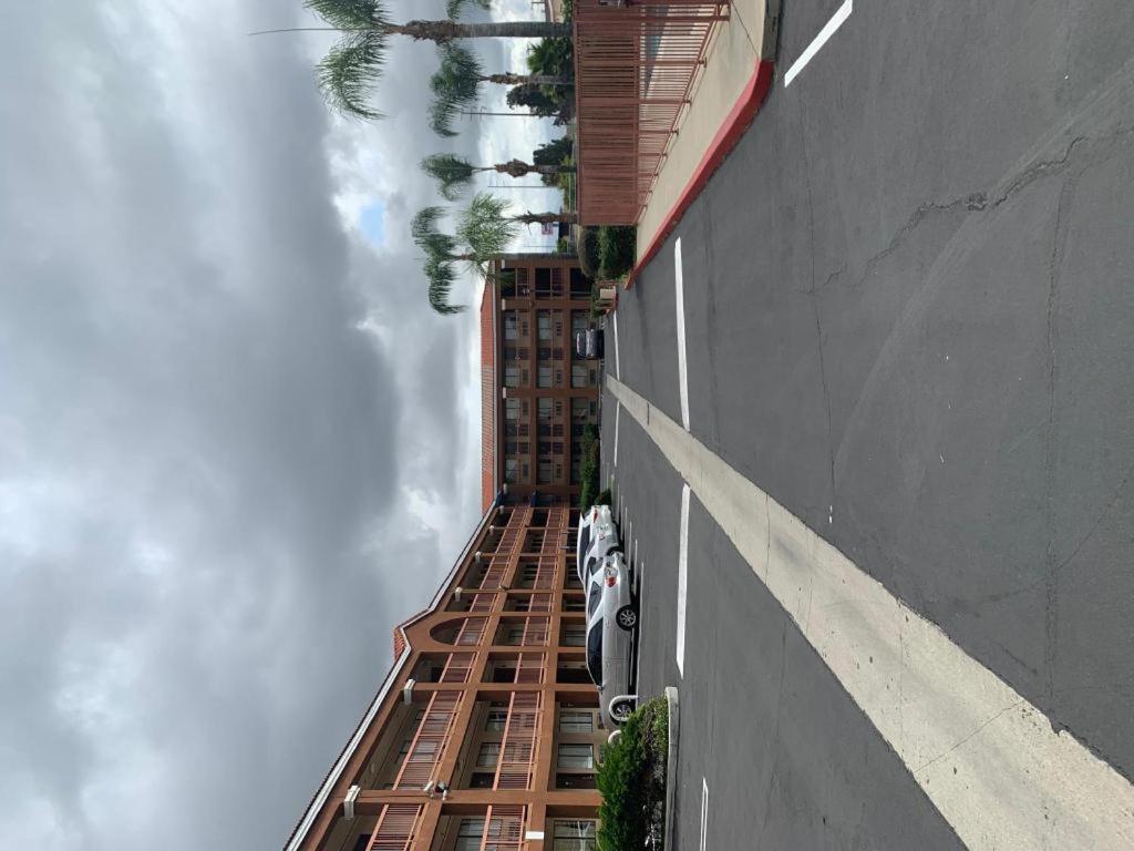 Grand Park Inn Baldwin Park Esterno foto